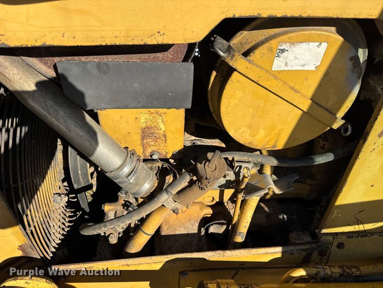 image for item EF2342 1992 Caterpillar D5H dozer