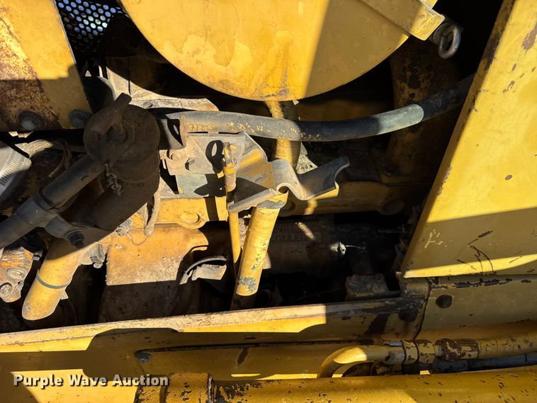 image for item EF2342 1992 Caterpillar D5H dozer