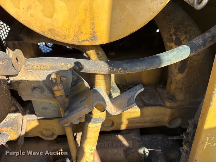 image for item EF2342 1992 Caterpillar D5H dozer