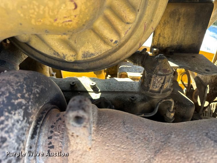 image for item EF2342 1992 Caterpillar D5H dozer