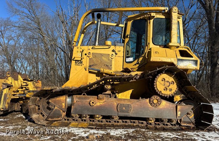 image for item EF2342 1992 Caterpillar D5H dozer