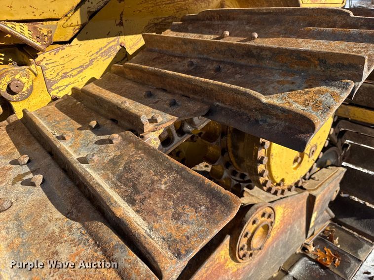 image for item EF2342 1992 Caterpillar D5H dozer