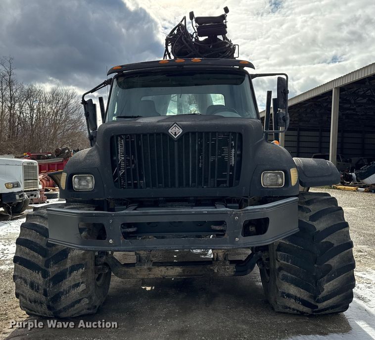 image for item EF2343 2004 International 7400 log loader truck
