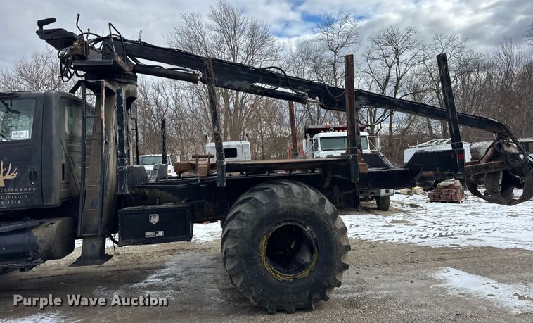 image for item EF2343 2004 International 7400 log loader truck
