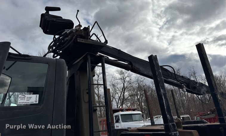 image for item EF2343 2004 International 7400 log loader truck