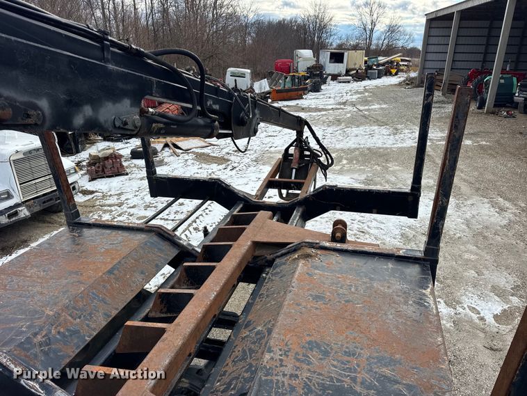 image for item EF2343 2004 International 7400 log loader truck