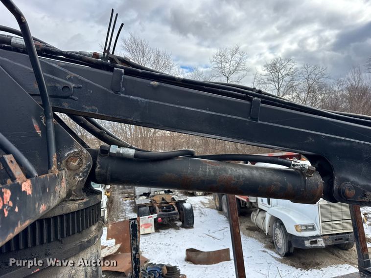 image for item EF2343 2004 International 7400 log loader truck