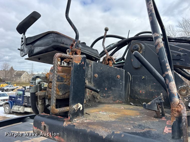 image for item EF2343 2004 International 7400 log loader truck