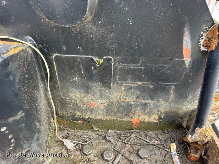 image for item EF2343 2004 International 7400 log loader truck