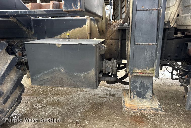 image for item EF2343 2004 International 7400 log loader truck