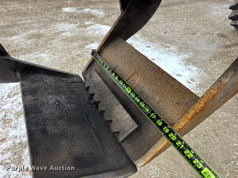 image for item EF2343 2004 International 7400 log loader truck