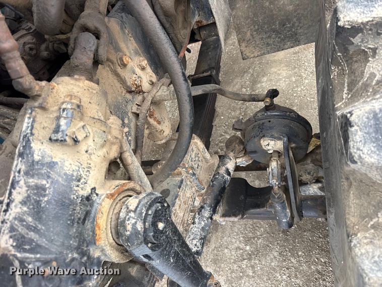 image for item EF2343 2004 International 7400 log loader truck