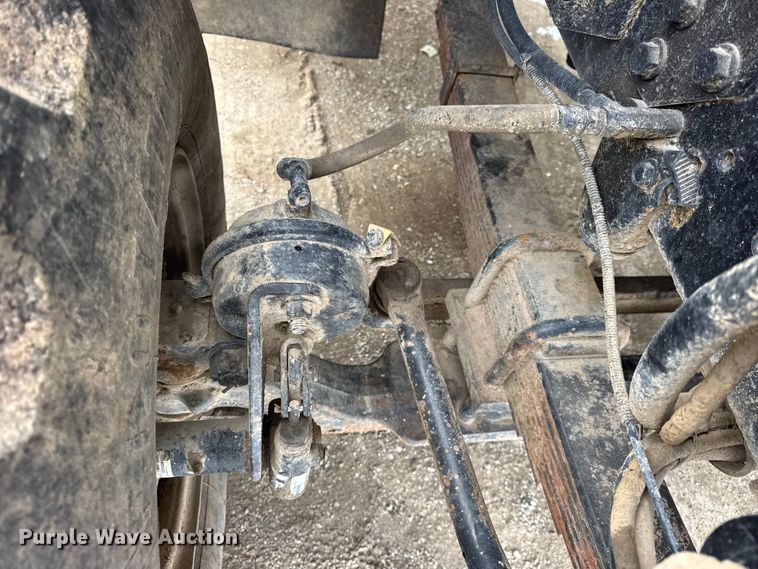 image for item EF2343 2004 International 7400 log loader truck