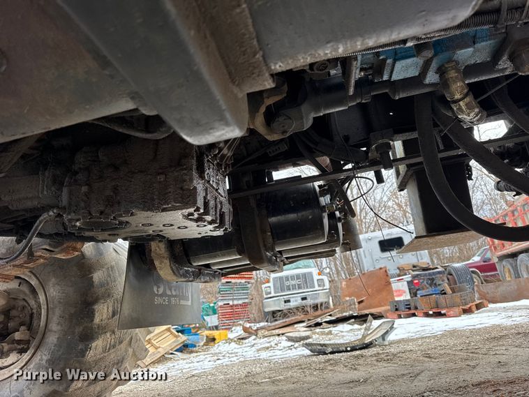 image for item EF2343 2004 International 7400 log loader truck