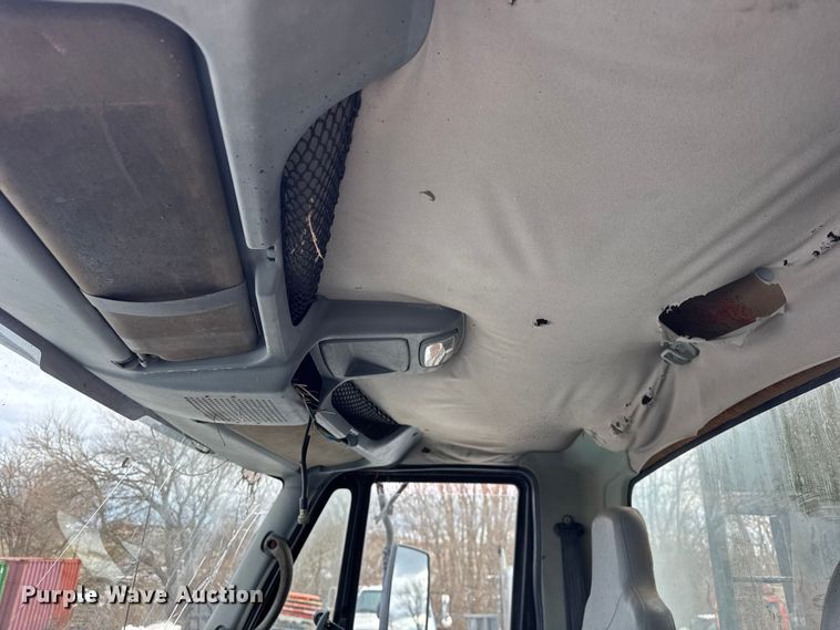 image for item EF2343 2004 International 7400 log loader truck