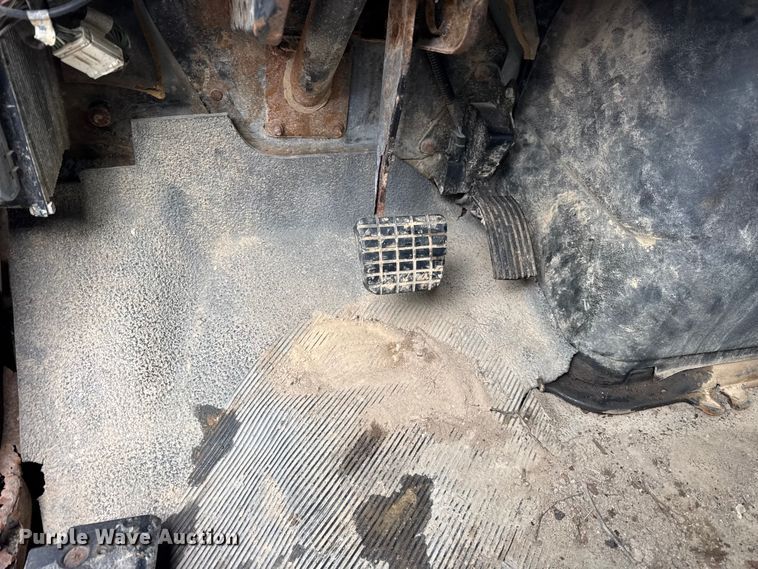 image for item EF2343 2004 International 7400 log loader truck