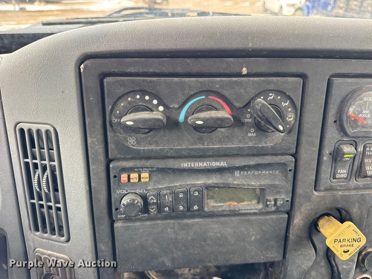 image for item EF2343 2004 International 7400 log loader truck