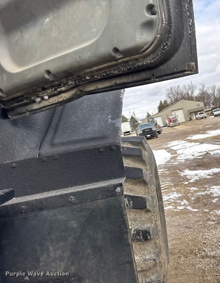 image for item EF2343 2004 International 7400 log loader truck