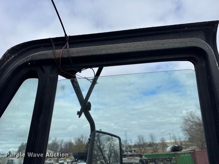 image for item EF2343 2004 International 7400 log loader truck