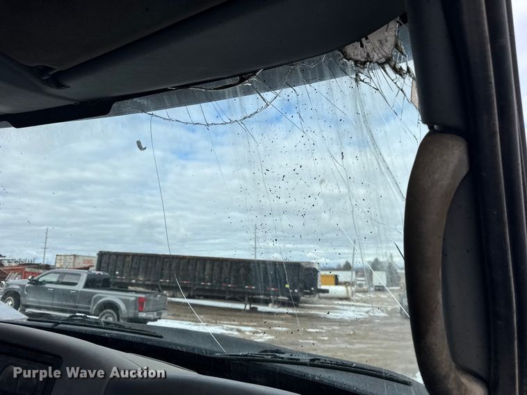 image for item EF2343 2004 International 7400 log loader truck