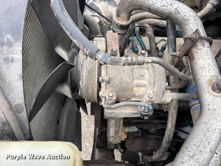 image for item EF2343 2004 International 7400 log loader truck