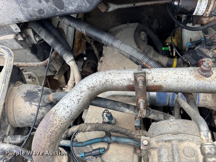 image for item EF2343 2004 International 7400 log loader truck