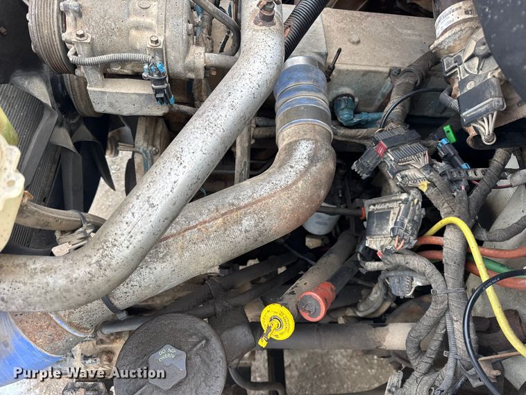 image for item EF2343 2004 International 7400 log loader truck