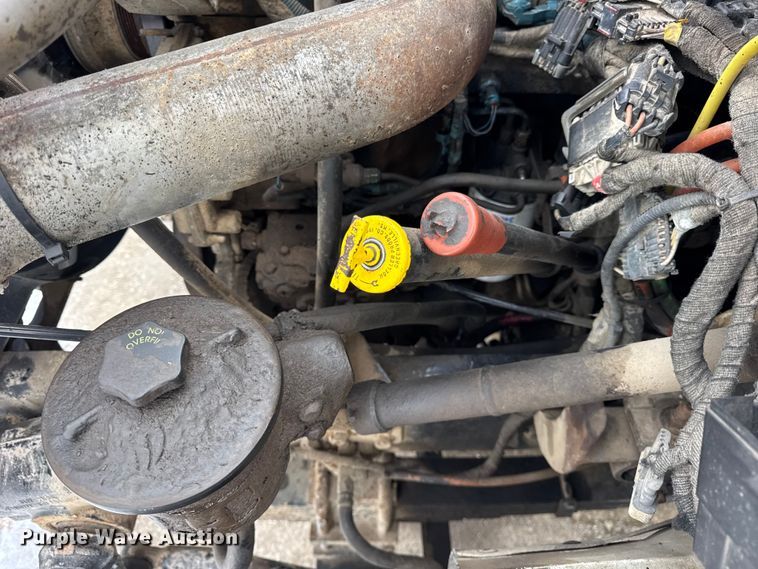 image for item EF2343 2004 International 7400 log loader truck