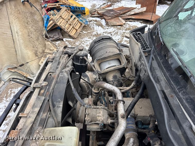 image for item EF2343 2004 International 7400 log loader truck