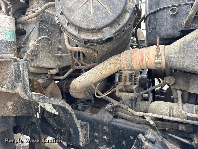 image for item EF2343 2004 International 7400 log loader truck