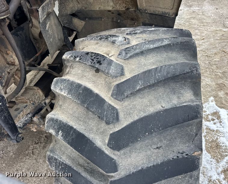 image for item EF2343 2004 International 7400 log loader truck