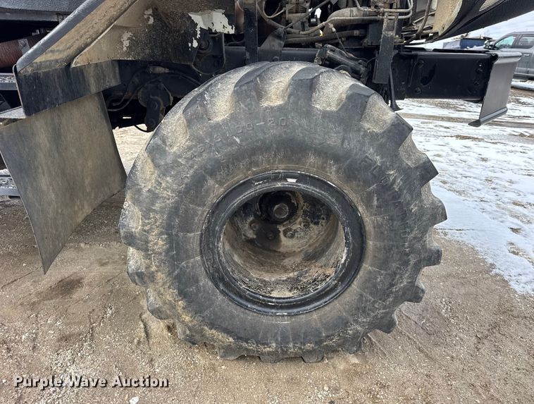 image for item EF2343 2004 International 7400 log loader truck