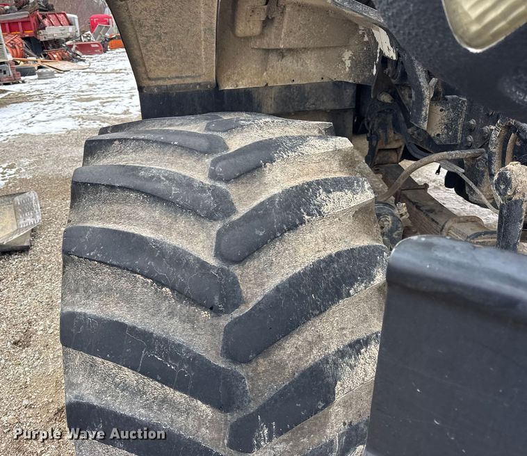 image for item EF2343 2004 International 7400 log loader truck