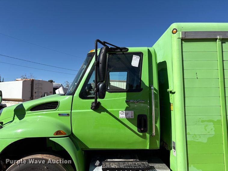 image for item EF6212 2009 International MA025 delivery truck