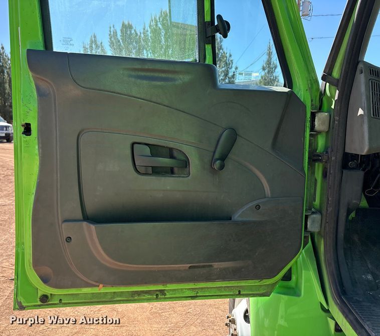 image for item EF6212 2009 International MA025 delivery truck