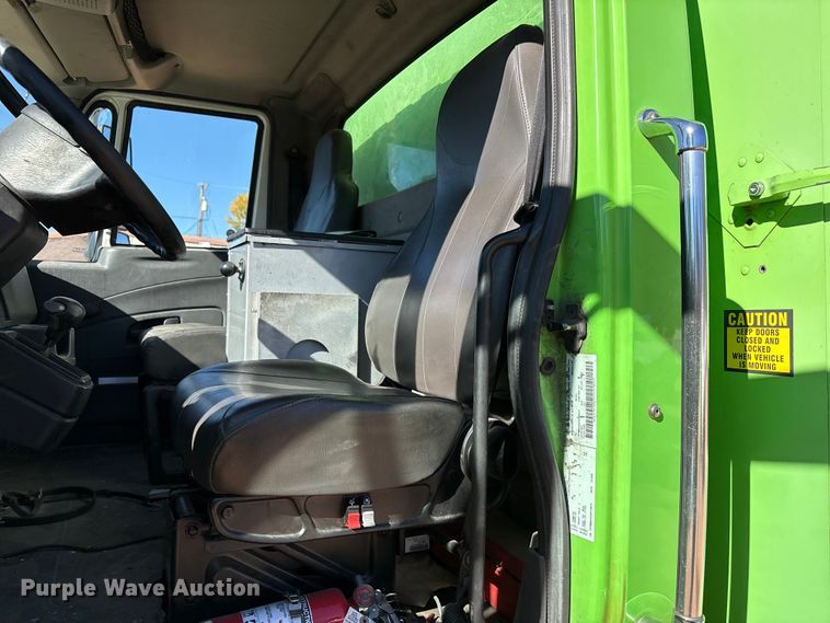 image for item EF6212 2009 International MA025 delivery truck