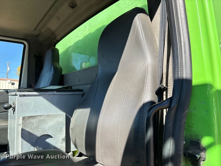 image for item EF6212 2009 International MA025 delivery truck