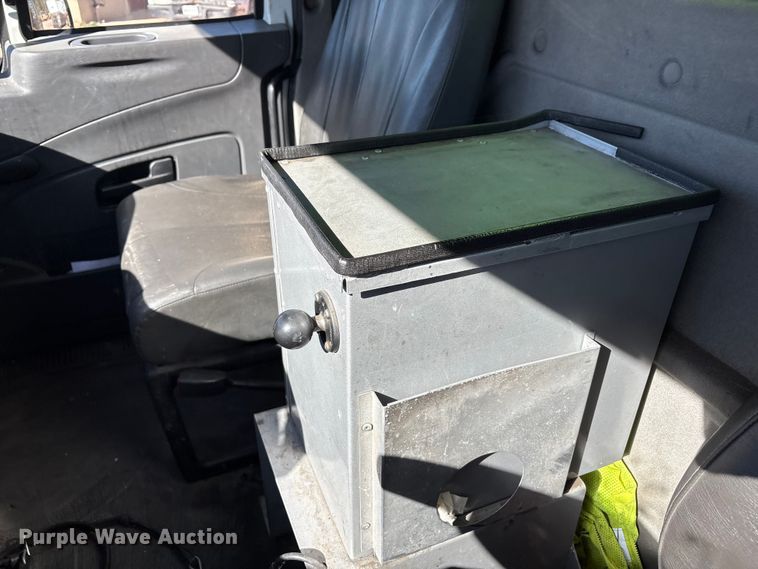 image for item EF6212 2009 International MA025 delivery truck