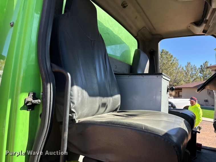 image for item EF6212 2009 International MA025 delivery truck