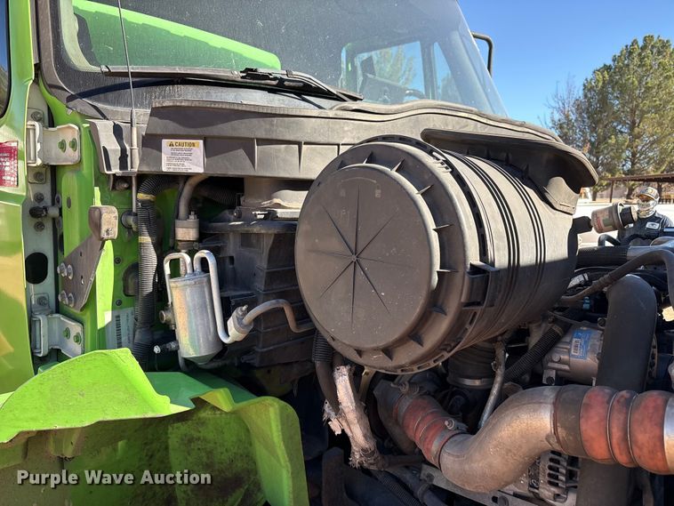 image for item EF6212 2009 International MA025 delivery truck