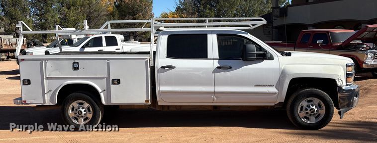image for item EF6221 2015 Chevrolet Silverado 2500HD Crew Cab utility bed pickup truck