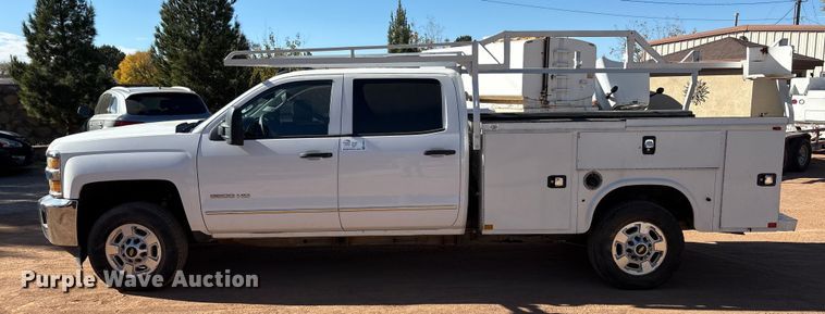 image for item EF6221 2015 Chevrolet Silverado 2500HD Crew Cab utility bed pickup truck