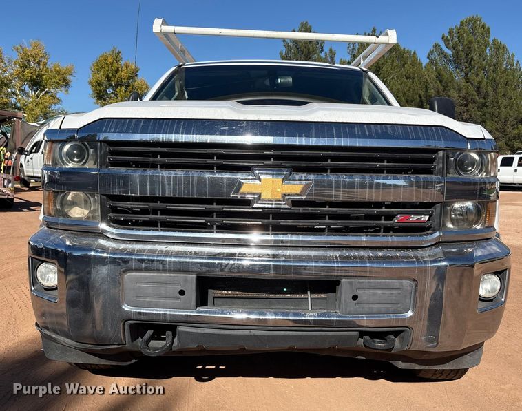 image for item EF6221 2015 Chevrolet Silverado 2500HD Crew Cab utility bed pickup truck