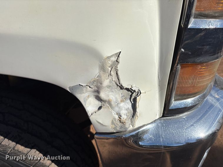 image for item EF6221 2015 Chevrolet Silverado 2500HD Crew Cab utility bed pickup truck