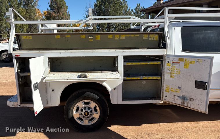 image for item EF6221 2015 Chevrolet Silverado 2500HD Crew Cab utility bed pickup truck