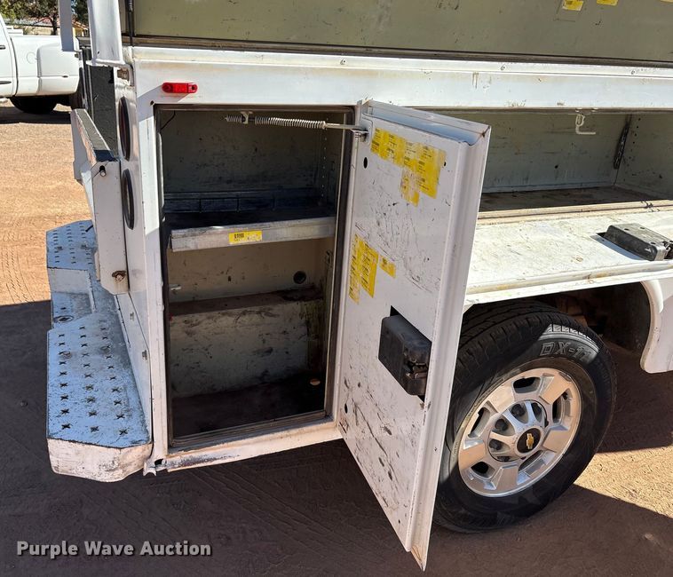 image for item EF6221 2015 Chevrolet Silverado 2500HD Crew Cab utility bed pickup truck