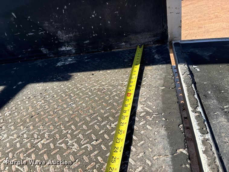 image for item EF6221 2015 Chevrolet Silverado 2500HD Crew Cab utility bed pickup truck