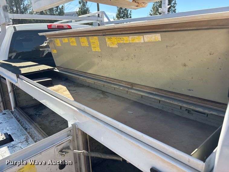 image for item EF6221 2015 Chevrolet Silverado 2500HD Crew Cab utility bed pickup truck