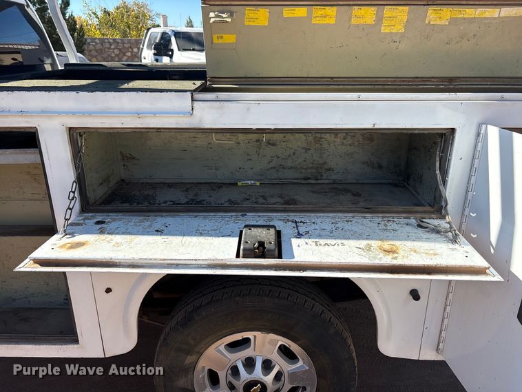 image for item EF6221 2015 Chevrolet Silverado 2500HD Crew Cab utility bed pickup truck