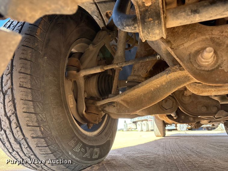 image for item EF6221 2015 Chevrolet Silverado 2500HD Crew Cab utility bed pickup truck